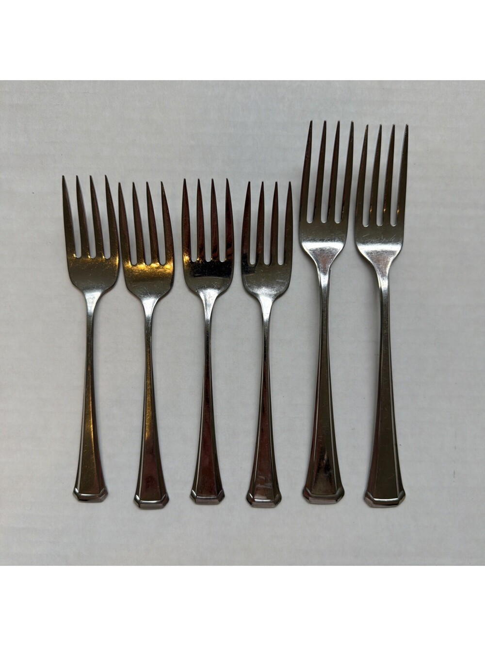 6Pc LOT Oneida SSS MAESTRO ST LEGER Stainless (2)DINNER FORKS (4)SALAD FORKS